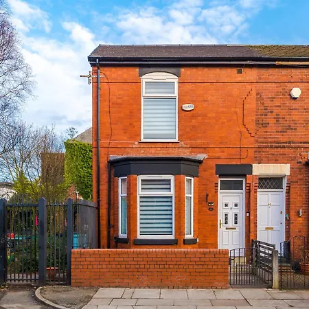 4 Bedroom Victorian House-2