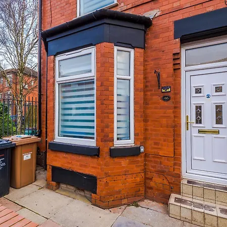 4 Bedroom Victorian House-3